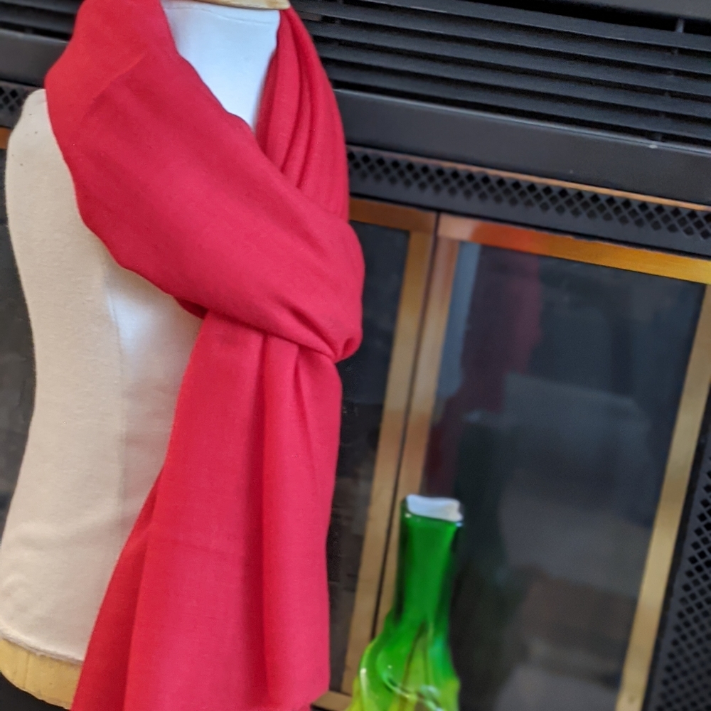 LUXURIOUS CASHMERE SCARF/WRAP - Picture 4 of 5